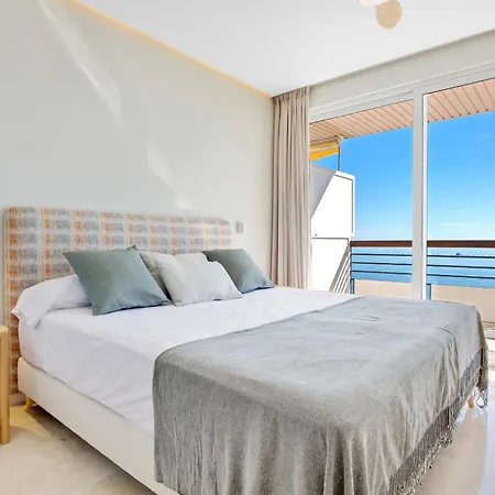 Santa Clara Modern & Exclusive Seafront Apartment