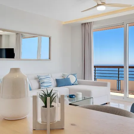 Santa Clara Modern & Exclusive Seafront Apartment *