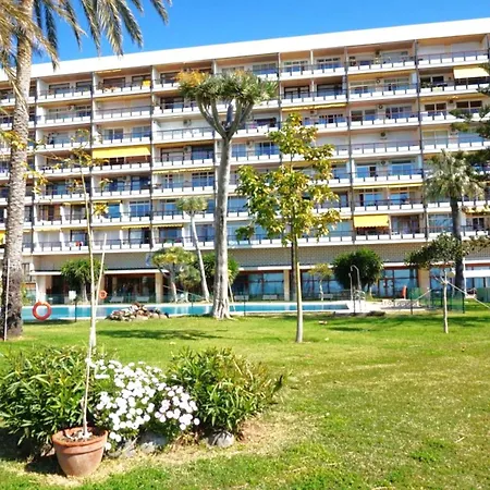 Santa Clara Modern & Exclusive Seafront Apartment *